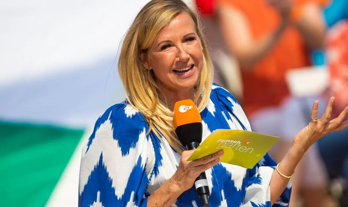 Ein Blick auf den ZDF Fernsehgarten mit Andrea Kiewel: Entdecken Sie die beliebte Live-Sonntagsshow, ihr Format, besondere Highlights und warum sie seit Jahren so viele Zuschauer begeistert.